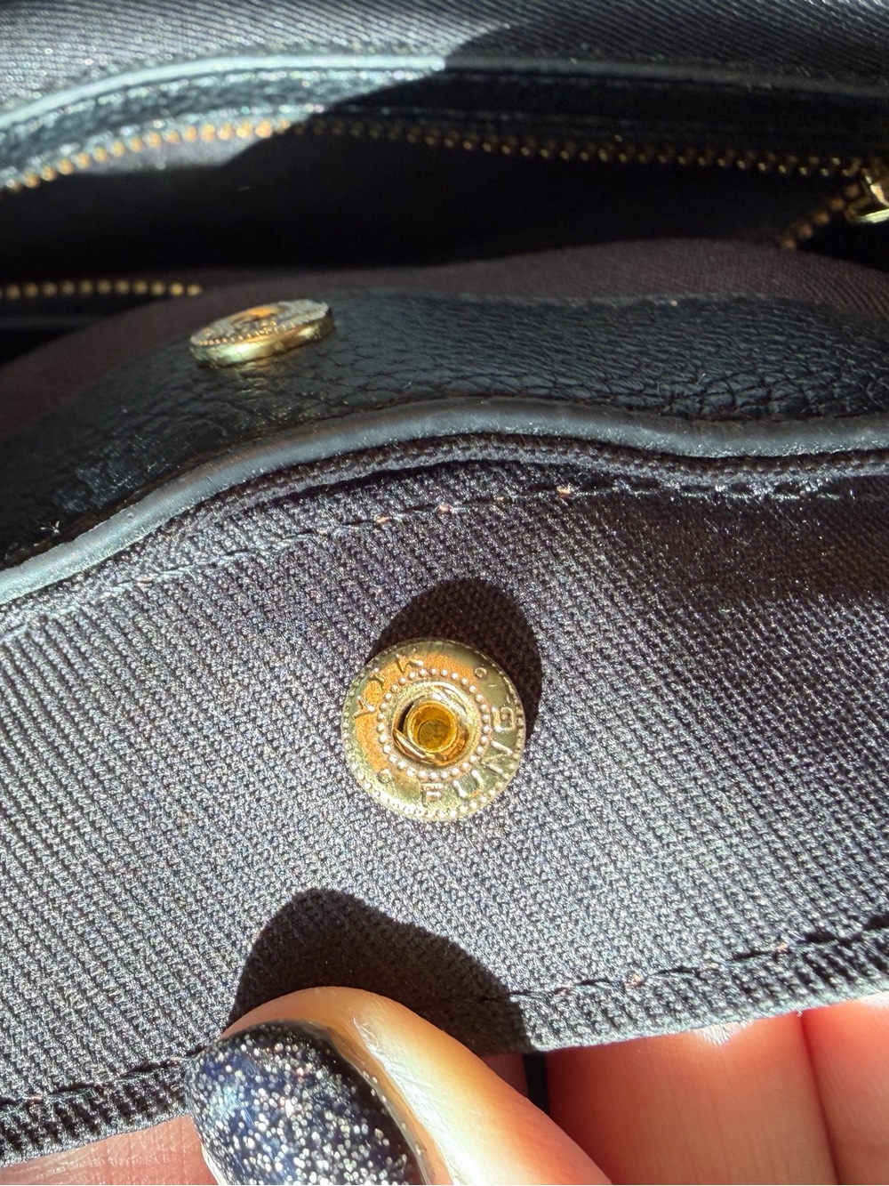 Designer Inspired Embossed Logo shoulder bag with chain strap - Picture 5 of 11